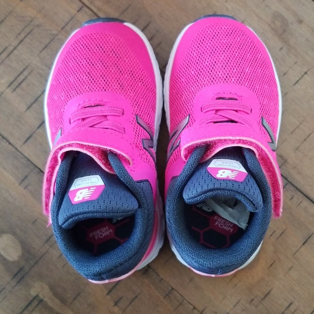 ๐๏ธ Infant/Toddler New Balance - Picture 2 of 6